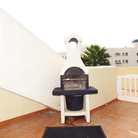 2 Bedroom Apt With Large Garden In Golf Del Sur Daire San Miguel de Abona