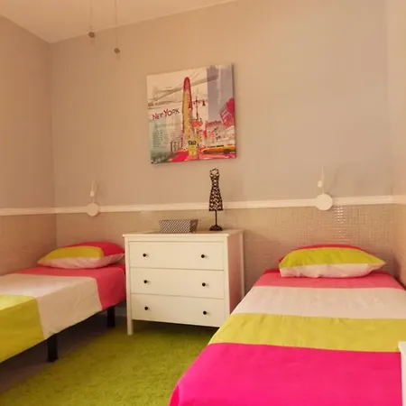 2 Bedroom Apt With Large Garden In Golf Del Sur *