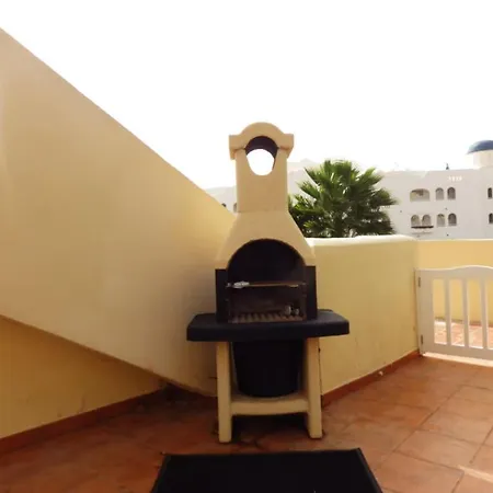 2 Bedroom Apt With Large Garden In Golf Del Sur